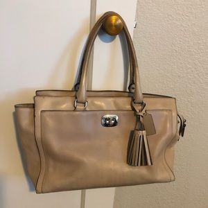 Coach Legacy Leather Chelsea Caryall